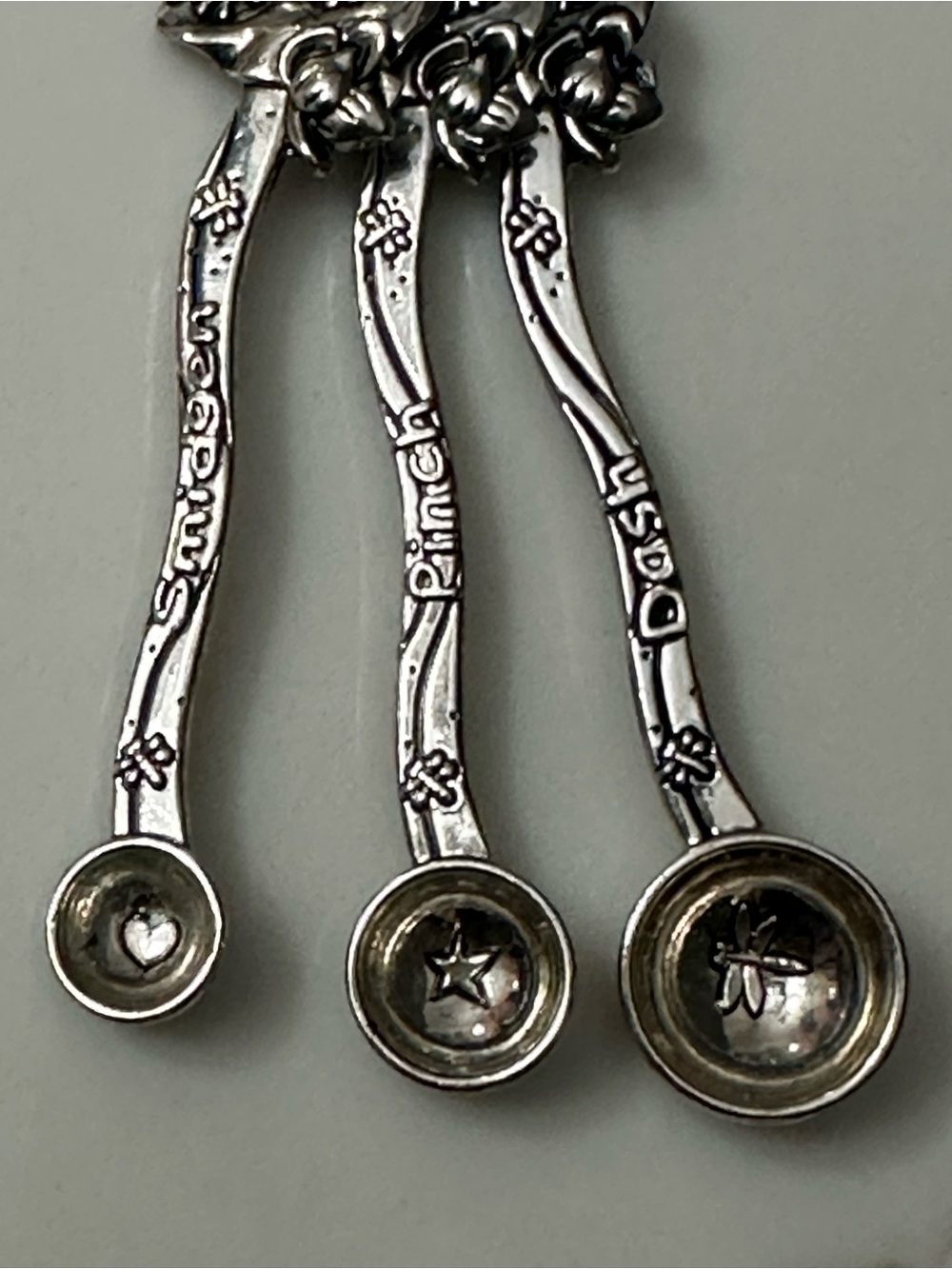 ganz frog dash pinch smidgen measuring spoon set with hook - Picture 3 of 7